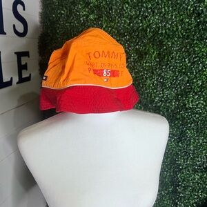 Tommy Hilfiger Red Bucket Hat with Logo Tab